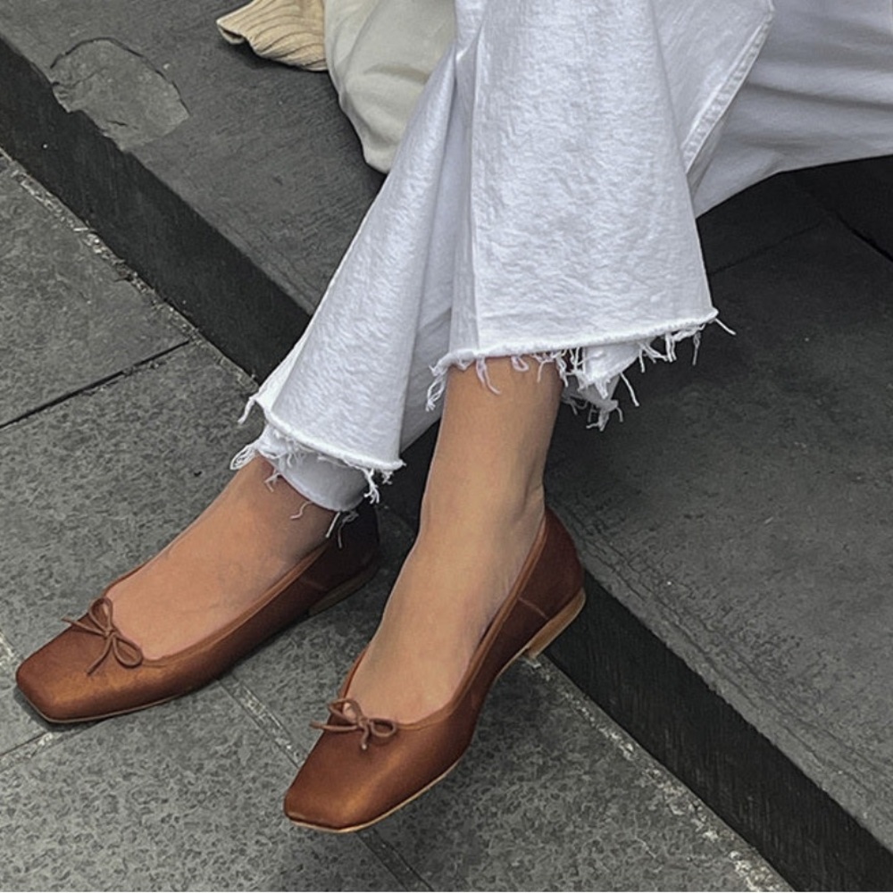 WORN ONCE DOLCE VITA FLATS